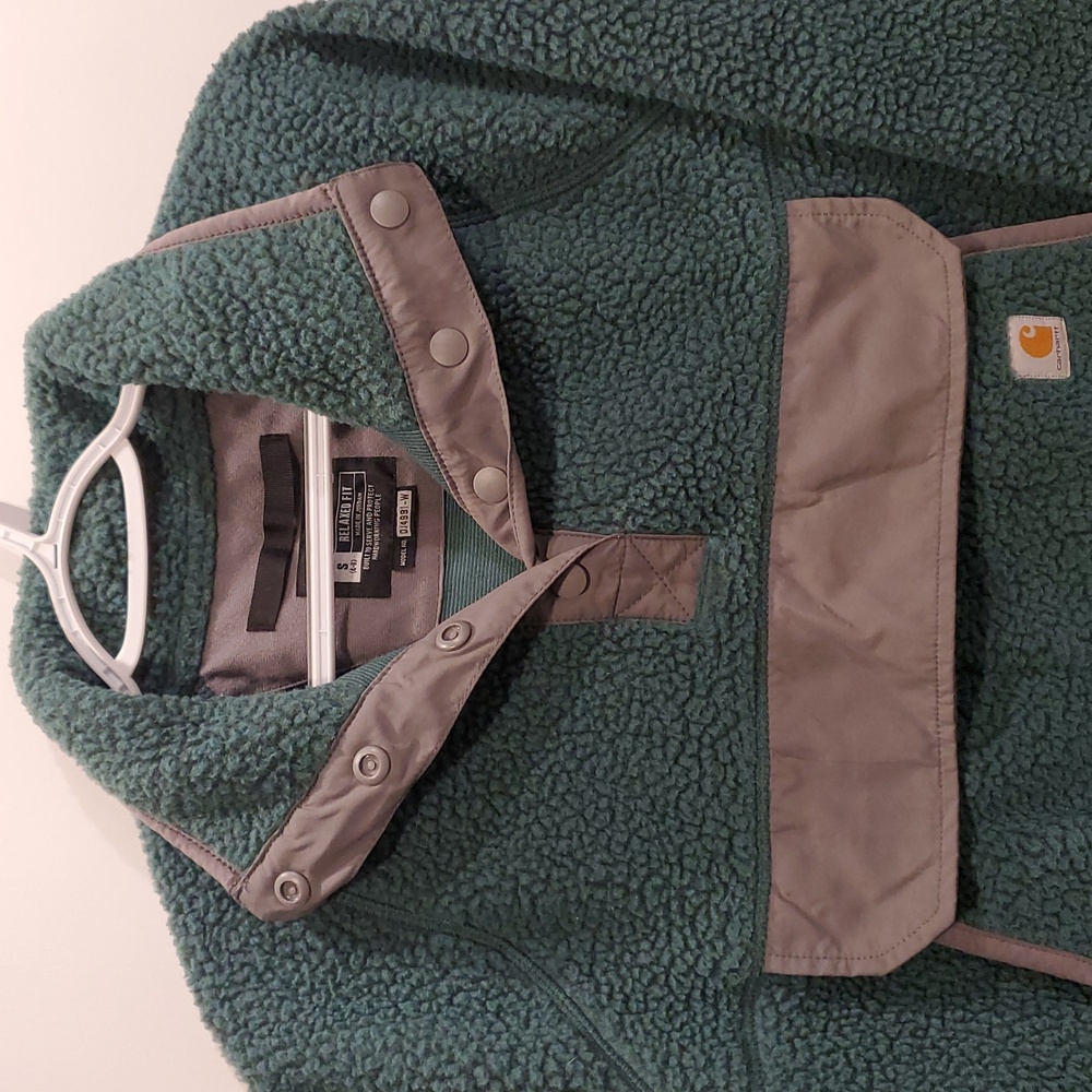 Carhartt Model # OJ4991-W Women's Small Green Sherpa Pullover. - Picture 6 of 16
